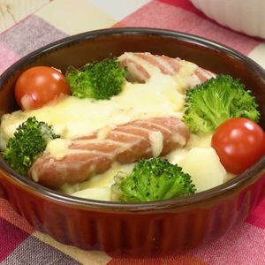ソーセージとじゃがいものグラタン