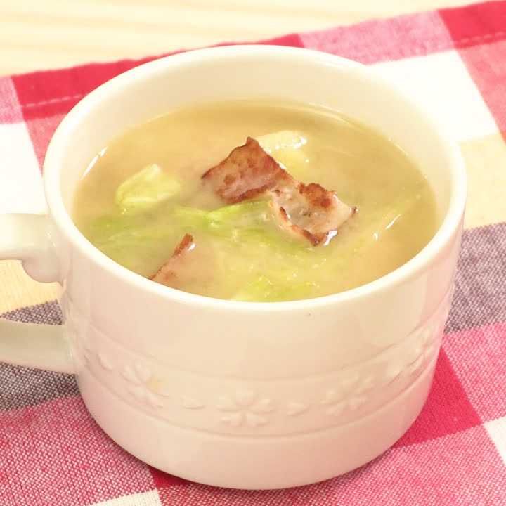 ベーコンと新じゃがの味噌バタースープ