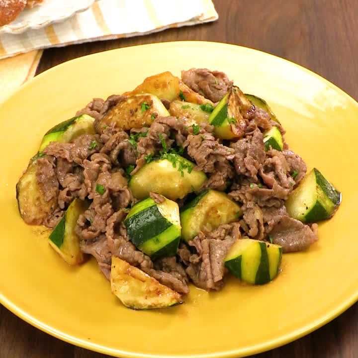 牛肉とズッキーニのしょうゆ炒め