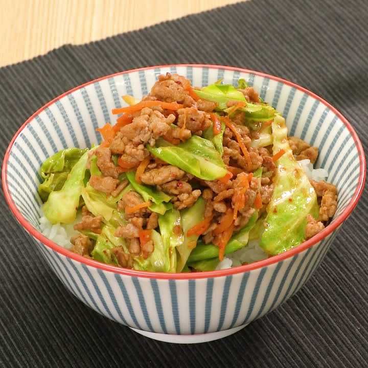 春キャベツと豚ひき肉のピリ辛丼