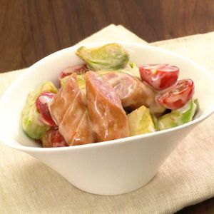 「ソーセージとアボカドのチリマヨ和え」のレシピ動画