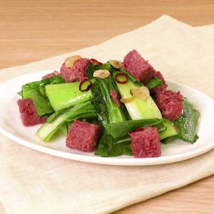 「コンビーフの青菜炒め」のレシピ動画