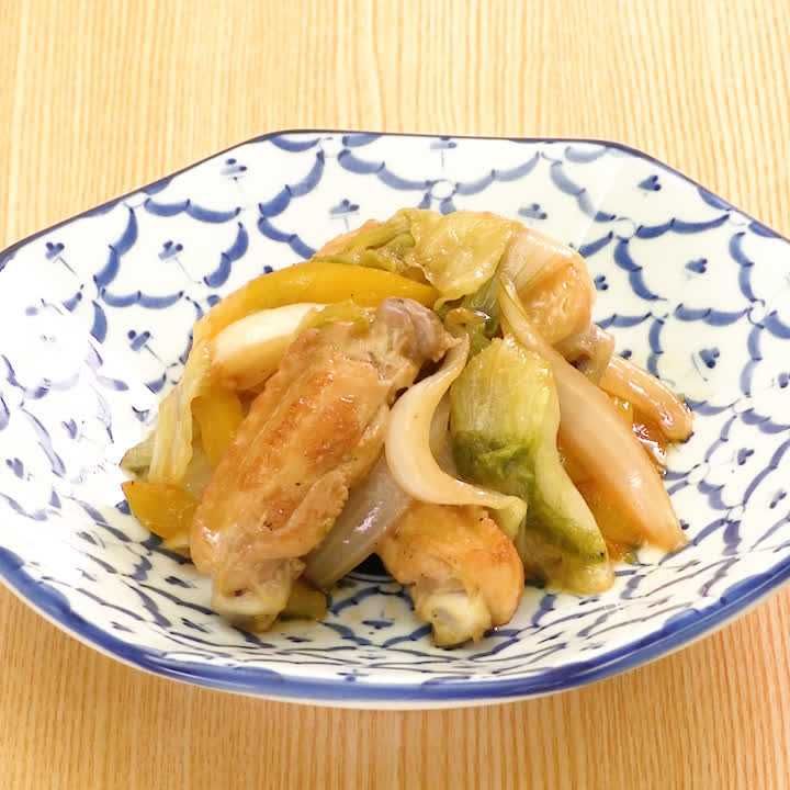 手羽中と新玉ねぎのオイスター炒め