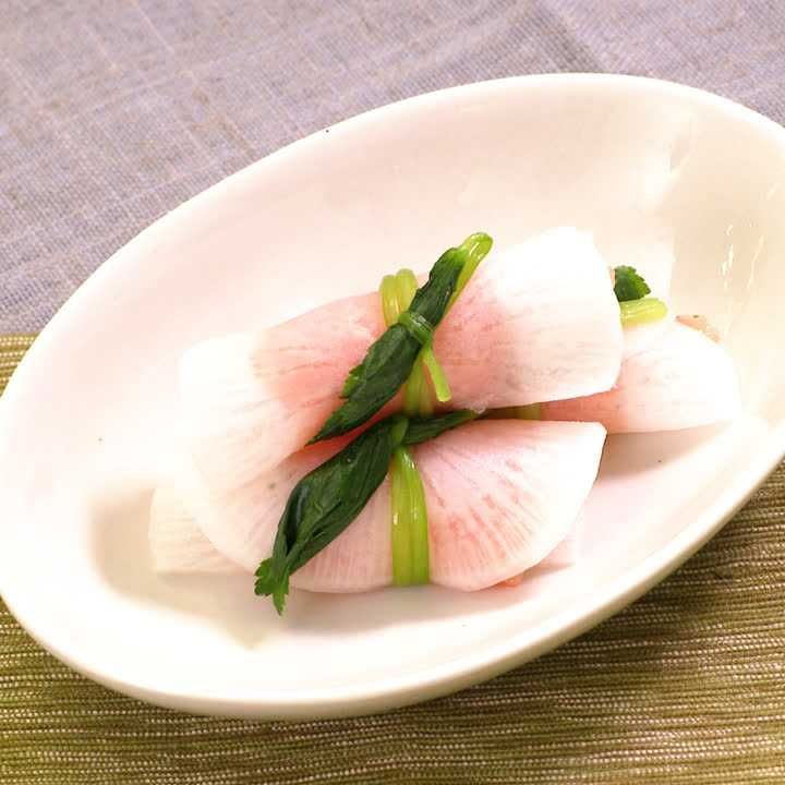 大根とサーモンのみつば結び