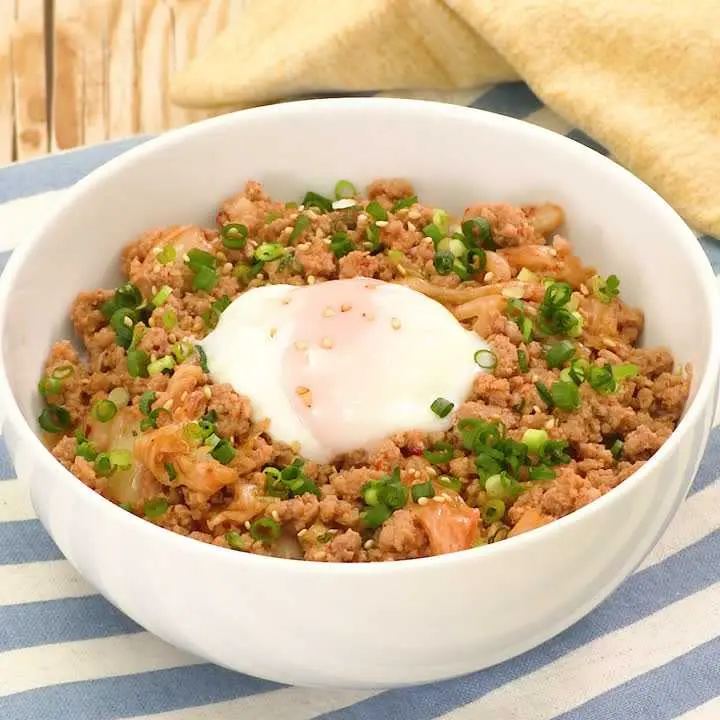 豚ひき肉のキムたま丼