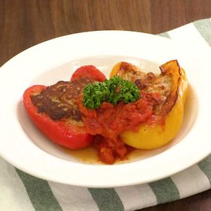 パプリカのおから肉詰めトマト煮