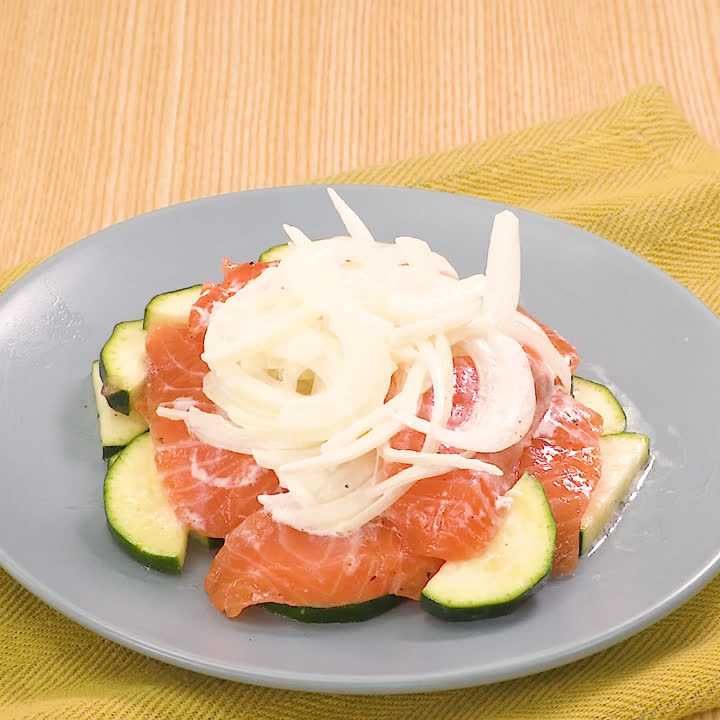 サーモンと玉ねぎのマヨサラダ