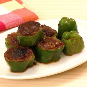 「コロコロピーマンの肉詰め」のレシピ動画