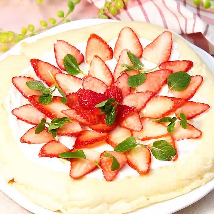 いちごのチーズピザ