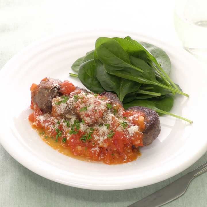 牛ロールステーキのトマトソースがけ