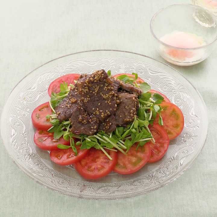 甘辛牛カルビのトマトサラダ