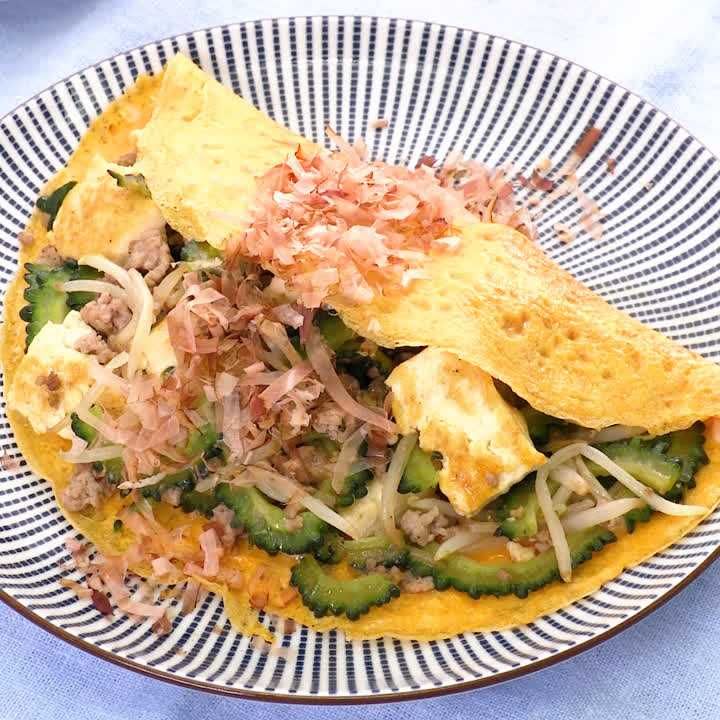 ゴーヤーともやしのオムレツ