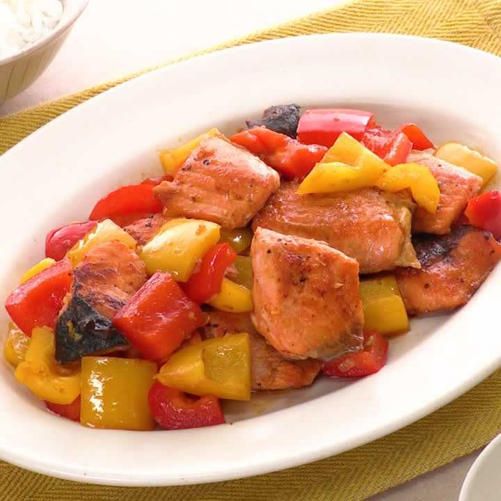 鮭とパプリカのピリ辛炒め