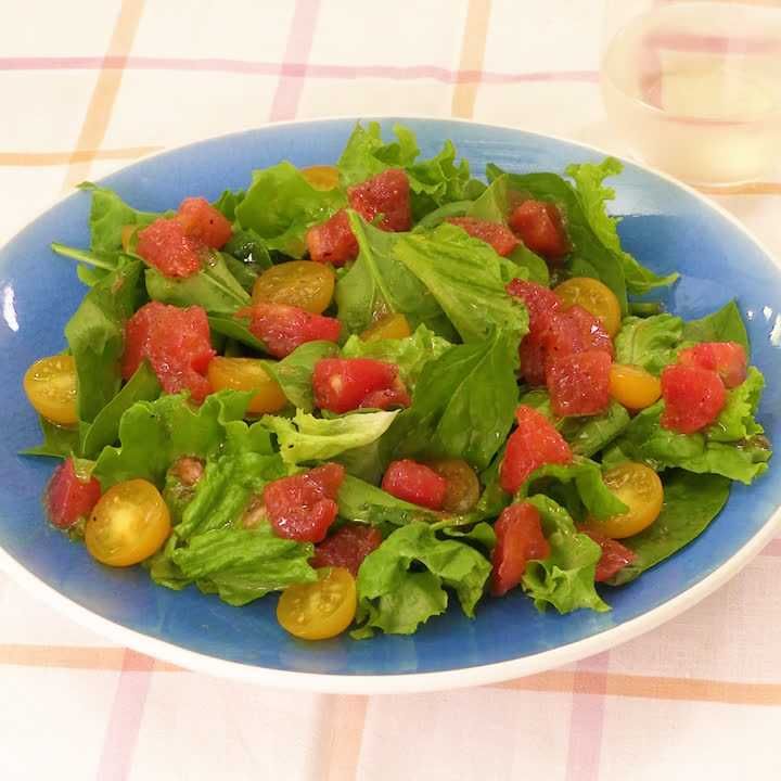 トマトドレッシングのグリーンサラダ