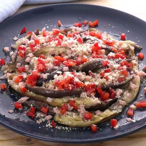 「蒸しなすとパプリカのカルパッチョ」のレシピ動画