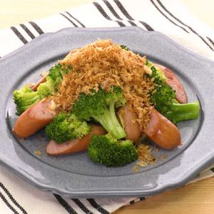 「ブロッコリーとソーセージのパン粉がけ」のレシピ動画