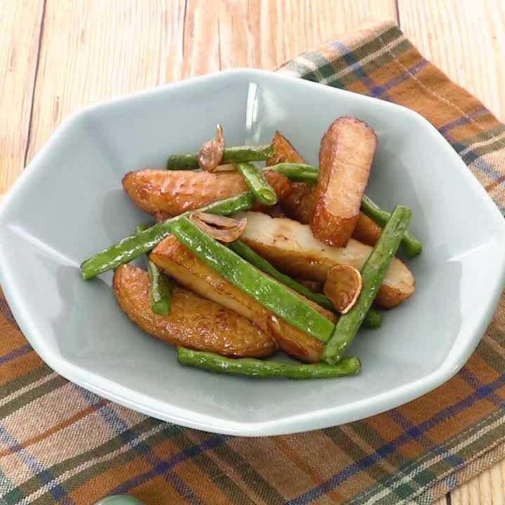 いんげんとさつま揚げのガーリック炒め