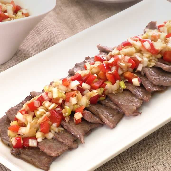 牛肉ソテーの香味ソースがけ