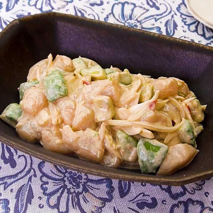 ホタテとアボカドのピリ辛マヨ和え