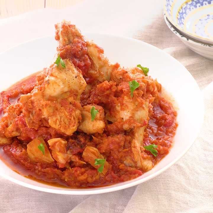 おろしりんごの手羽元トマト煮