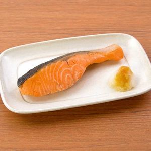 フライパンで鮭の塩焼き
