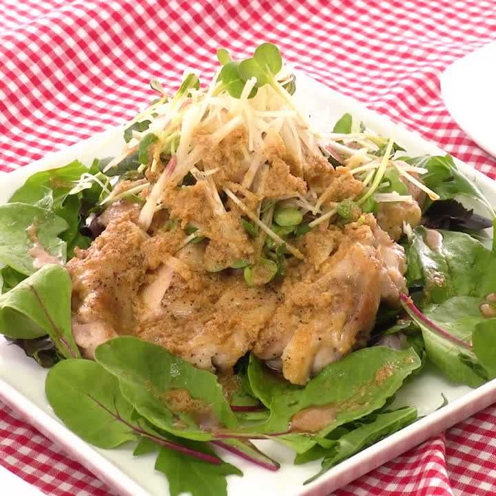 鶏肉と香味野菜のごまだれがけ