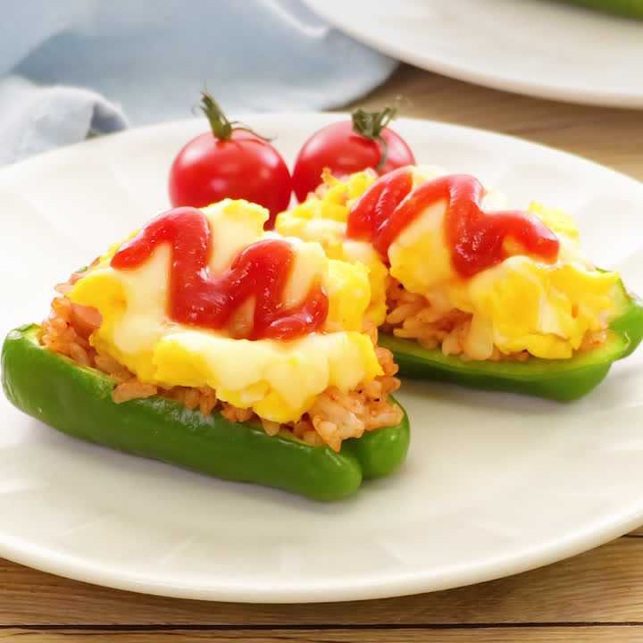 ピーマン丸ごとオムライス