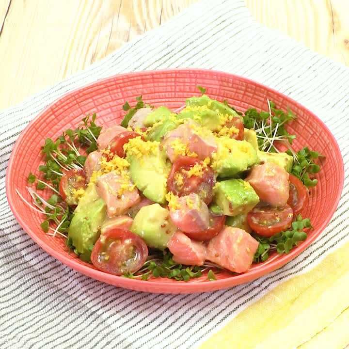 アボカドとサーモンのレモンサラダ