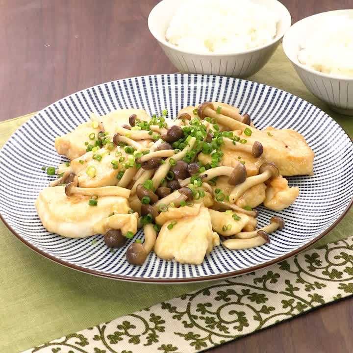 鶏むね肉としめじのめんつゆ炒め