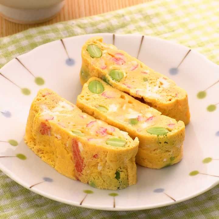 レンジで手軽に かにかまぼこと枝豆の卵焼きのレシピ動画 作り方 Delish Kitchen