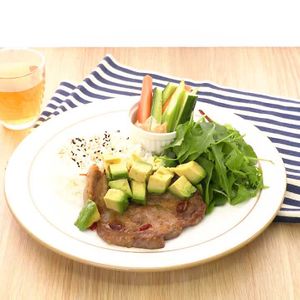 「ピリ辛ポークソテープレート」のレシピ動画