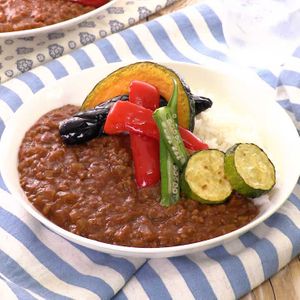 野菜たっぷり 夏野菜の素揚げカレーライスのレシピ動画 作り方 Delish Kitchen