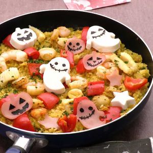 「魚介のハロウィンパエリア」のレシピ動画