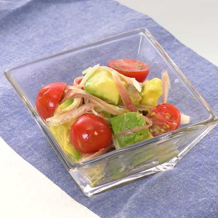 みょうがとアボカドのサラダ