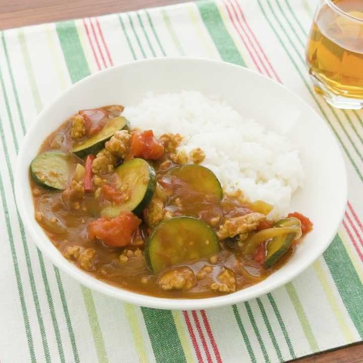 ズッキーニとトマトのカレー