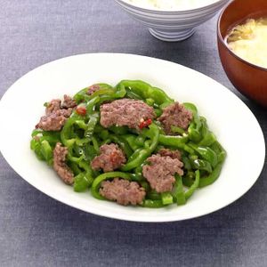 「牛ひき肉のピリ辛炒め」のレシピ動画