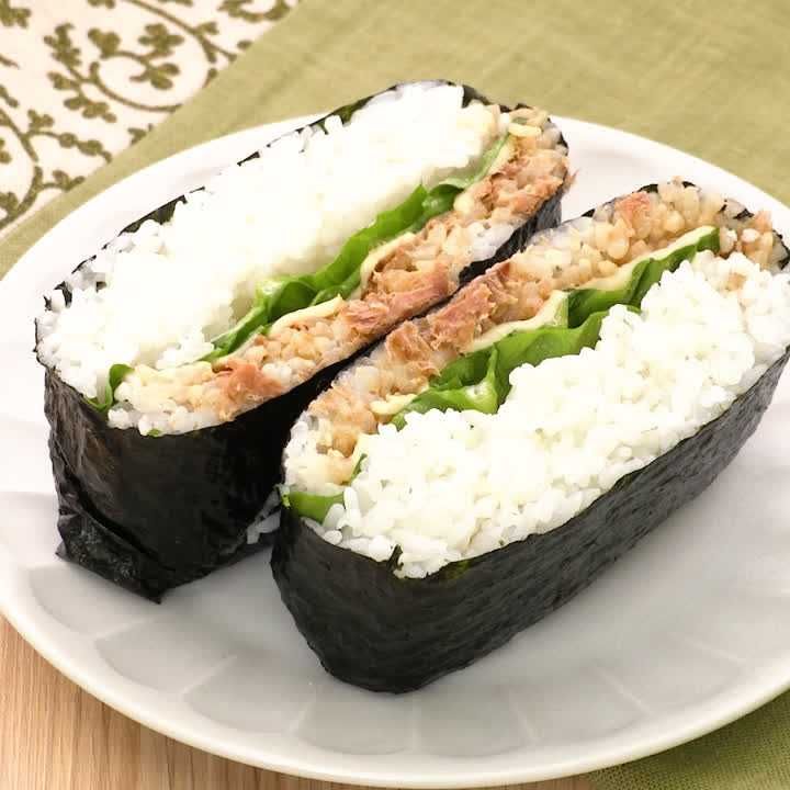 おかかマヨとチーズのおにぎらず