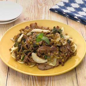 レンズ豆とラムのスパイシー炒め
