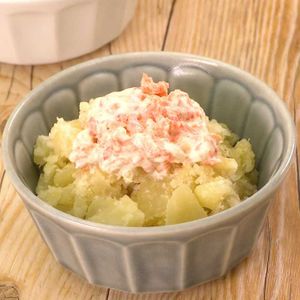 「じゃがいもの鮭マヨソースがけ」のレシピ動画