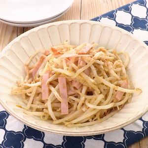 もやしとハムのごまサラダ