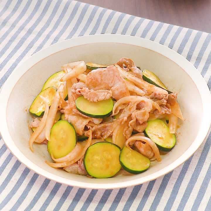 ズッキーニと豚こま肉のケチャップ炒め