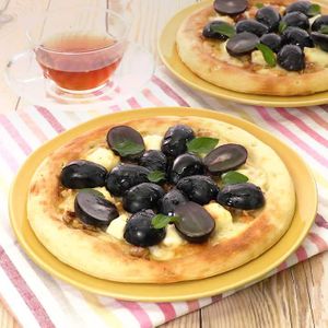 「ぶどうとチーズのデザートピザ」のレシピ動画