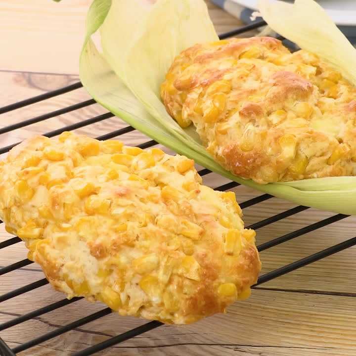おやつにぴったり♪ ぎっしりコーンチーズパンのレシピ動画・作り方