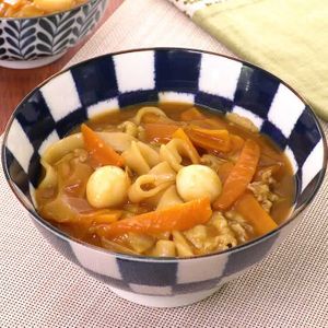 「きしめんのカレー煮込み」のレシピ動画