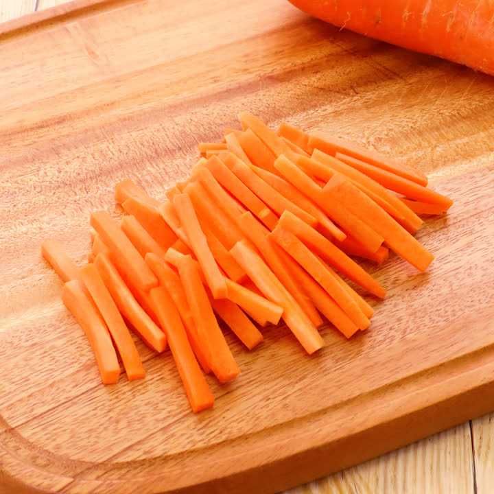 にんじんの細切り