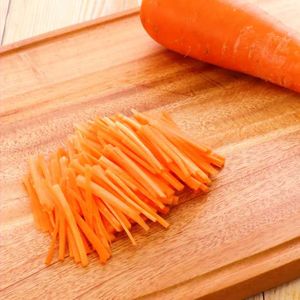 「にんじんの千切り」のレシピ動画