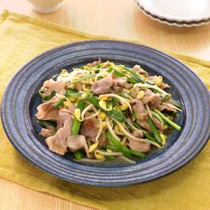 「豆もやしと豚肉のオイスター炒め」のレシピ動画