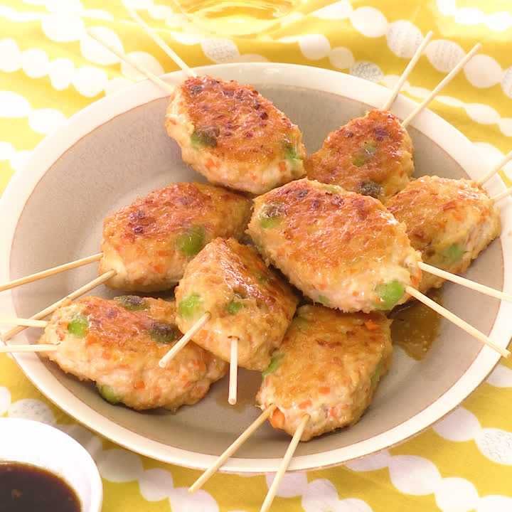 ふわふわな食感 枝豆とにんじんの豆腐つくねのレシピ動画 作り方 Delish Kitchen