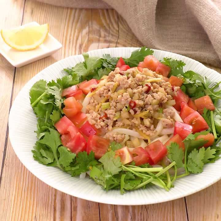 パクチーたっぷり エスニック混ぜうどんのレシピ動画 作り方 Delish Kitchen