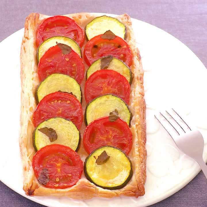 ズッキーニとトマトのパイ